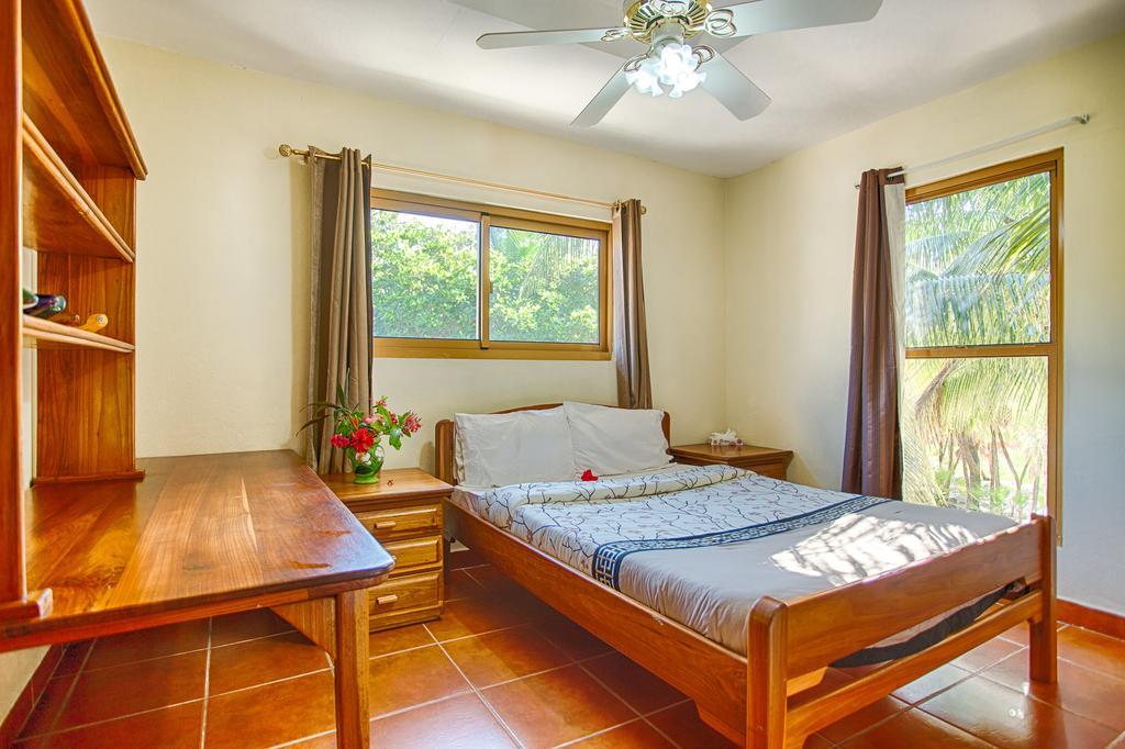野兰花别墅 Placencia 外观 照片